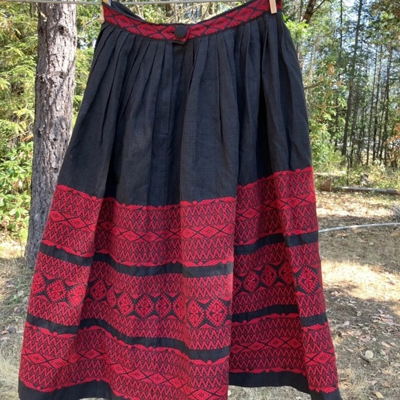 Disneyland Original woven skirt 1950’s-1960’s vintage 26” waist